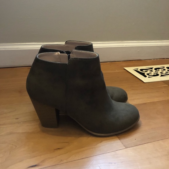 Old Navy Shoes - Olive Green Booties